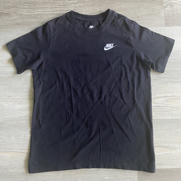 The Nike Tee Swoosh Shirt Youth Size Large Black - Picture 1 of 8